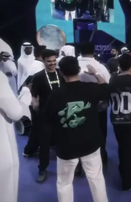 الاستاذ وطلابه ❤️❤️ . . . . @AlBatabetAbdulaziz @Abo faleh | أبو فالح 🐧 @BoDe | عبدالاله  . . . #fypシ゚ #viral #foryou #foryoupage #explore #ترند #اكسبلور #البتابيت 