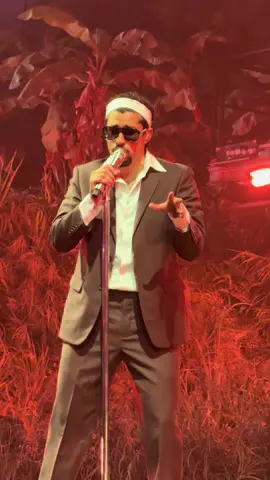 Achooooo #laresidenciadebadbunny es otra cosasaaa @Julián Gil @Val Marín 