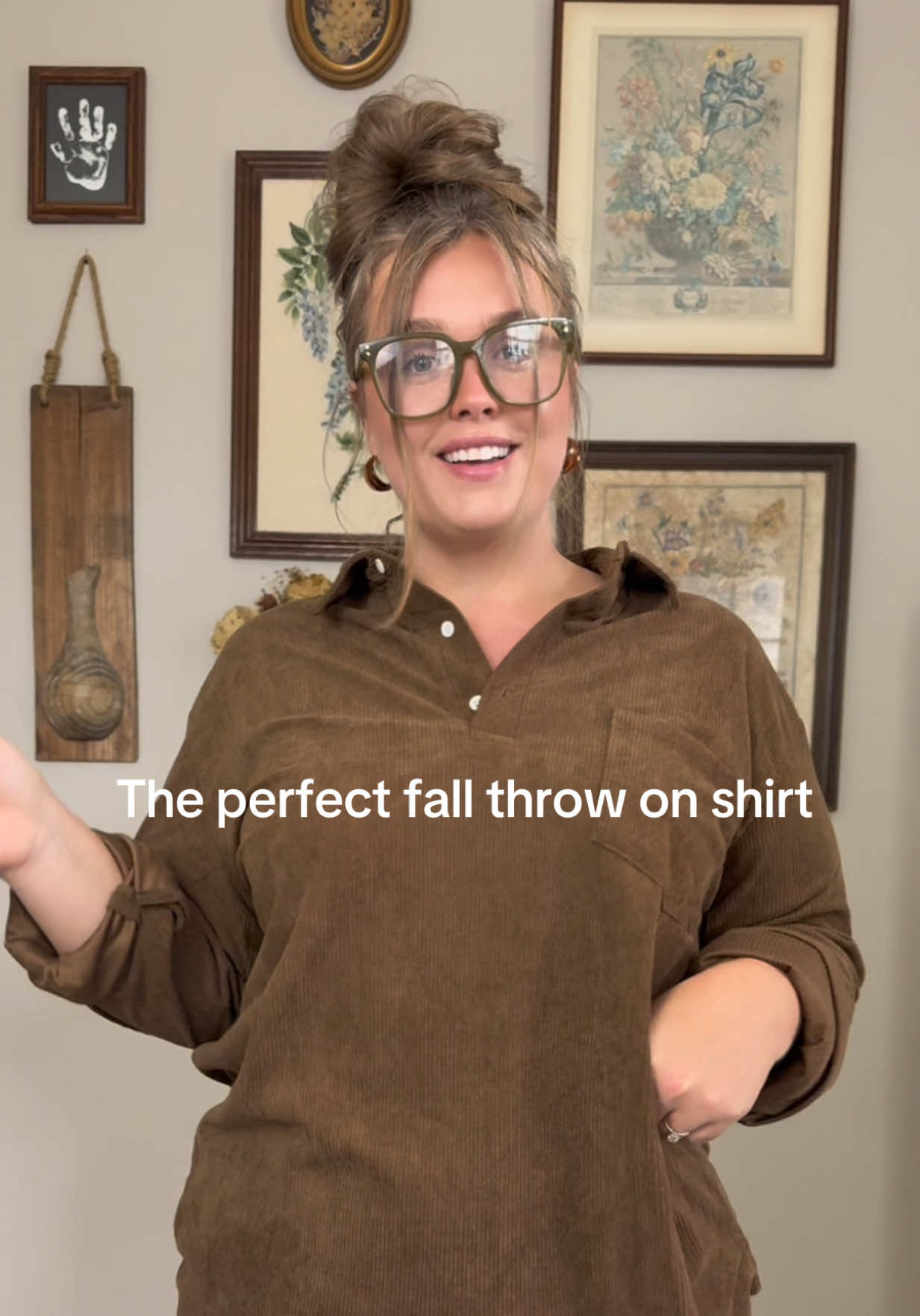 I will be living in this shirt this fall. Sooo cozy 🥰🍂 #fallfashion #falloutfit #midsizefashion #cozyoutfit #comfystyle 