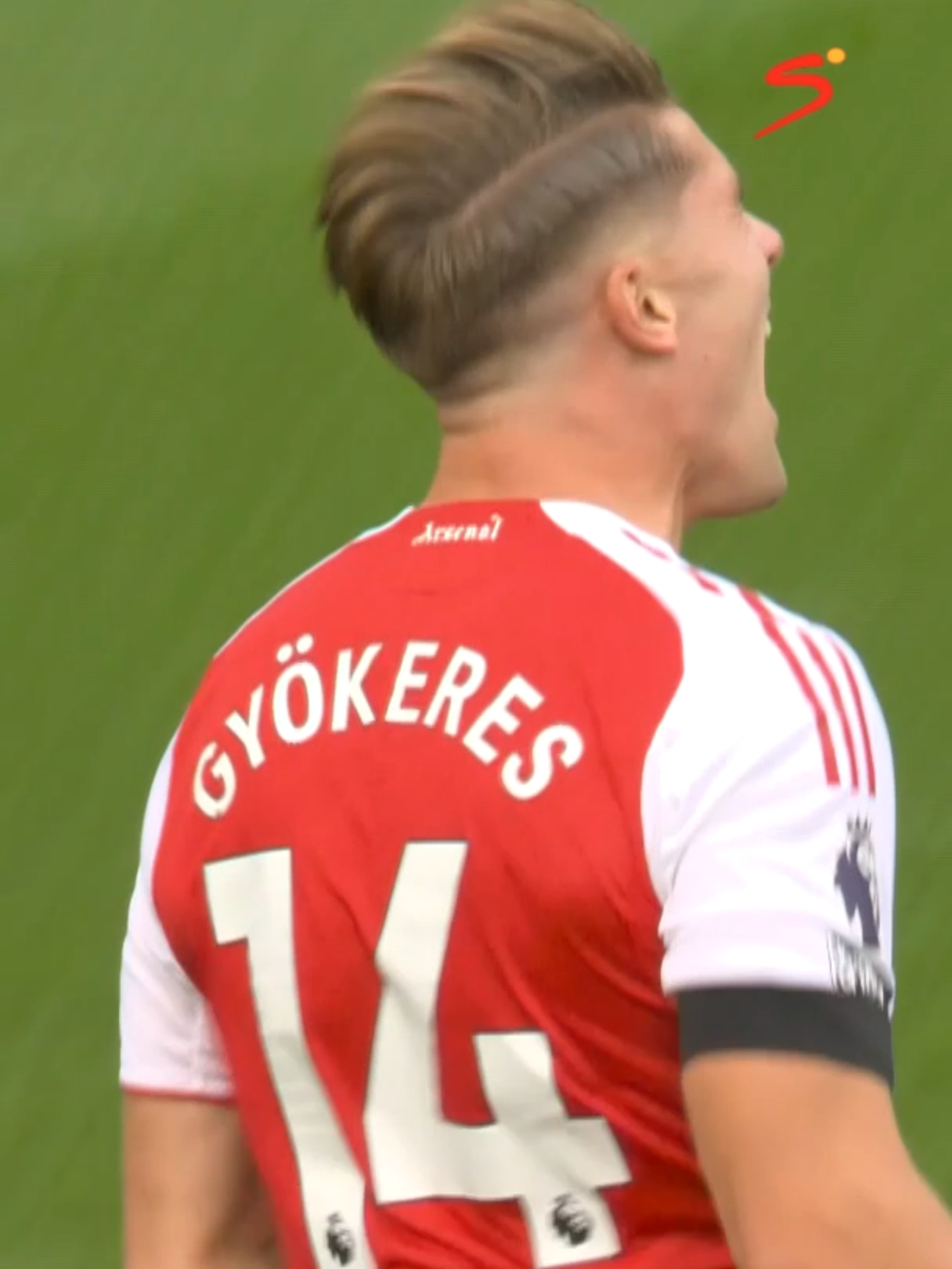 Viktor Gyökeres makes his mark on the Premier League 😤🔴 #SportsOnTikTok #SSPremierLeague #ARSLEE #Arsenal #Leeds #Goal #Goalazo #NorthLondon #SoccerOnTikTok #FootballOnTikTok #England #ViktorGyokeres #Gyokeres