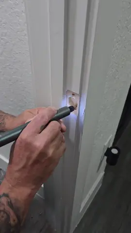 Esta herramienta te puede hacer la vida mas facil y sirve para muchisimas aplicaciones desde carpinteria a mucho mas Drexel de mano #dremel #herramientas #trabajo #tool #util 