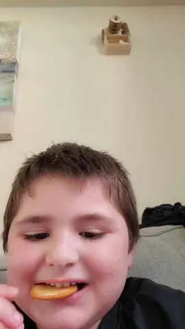 Robert does Jerry eating videos and funny #kids #kidsoftiktok #kidsoftiktokfunny 