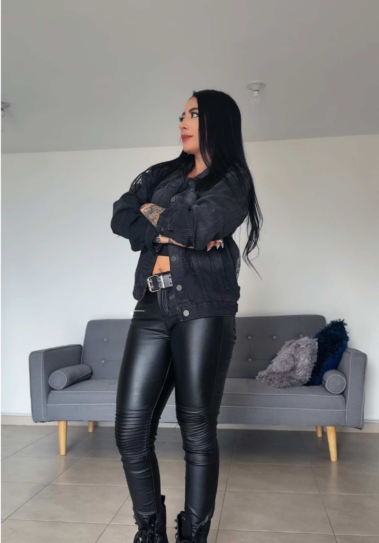 OOTD rockerito como te gusta 🖤😎 #tattoo #rockgirl #altgirl #ramones #OOTD 