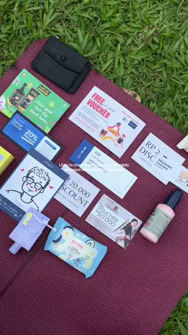 Keseruan yoga hari ini di Kebun Raya Bogor.  #yoga #yogapose #dailyvlog #kebunrayabogor #krb 