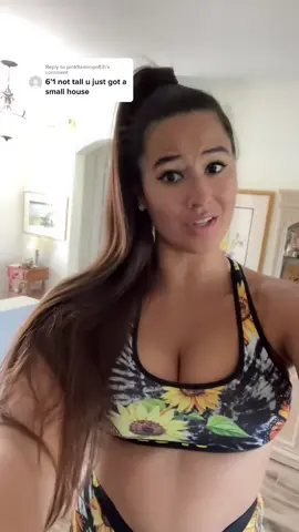 Tall girl problems😅 ##tallgirl##height##funny##short