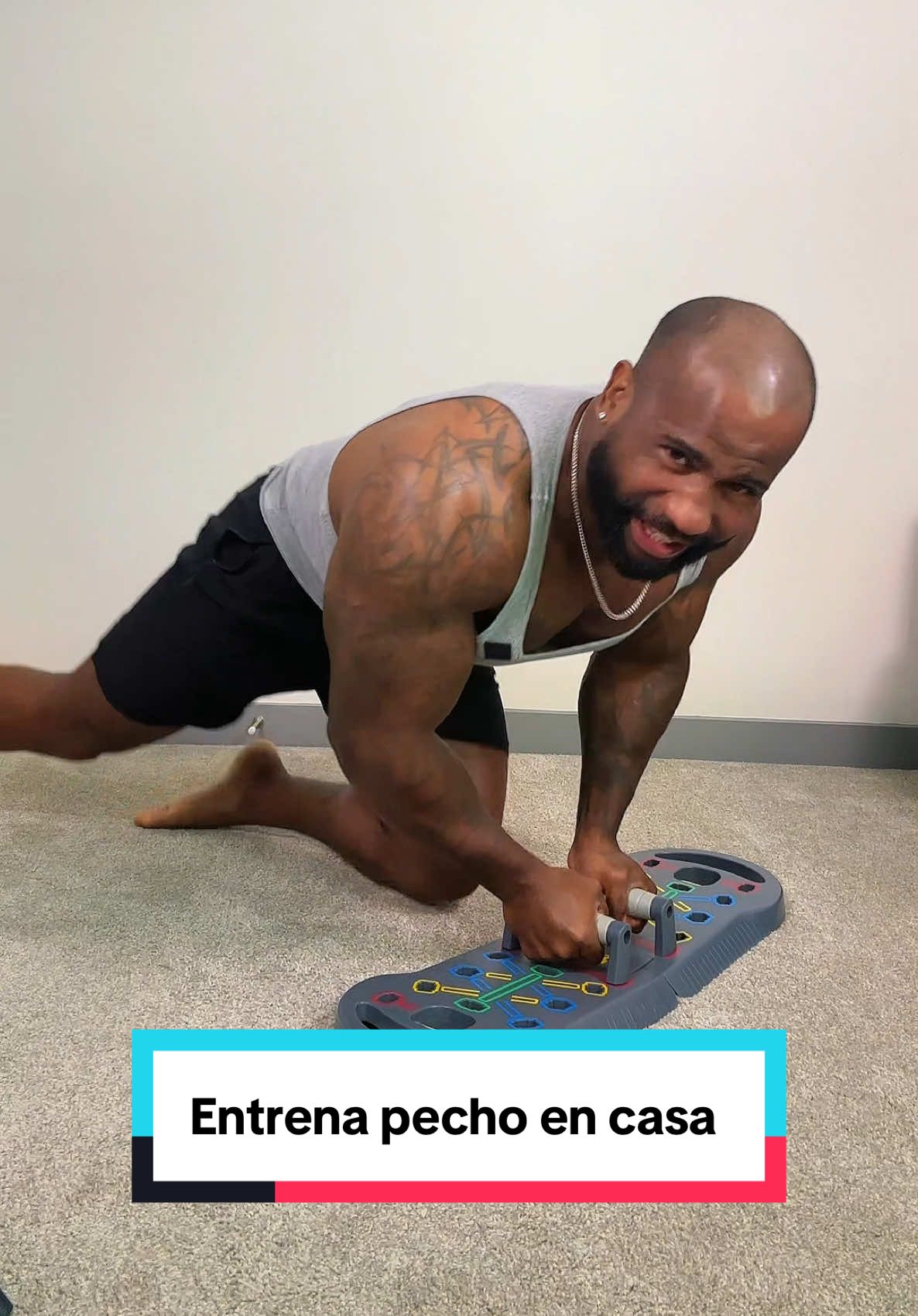 No hay gimnasio , no hay problema para entrenar el pecho. #ejerciciosencasa #pectorales #tiktokshopcreatorpicks #tiktokshop #tiktokshopmadebuyit 