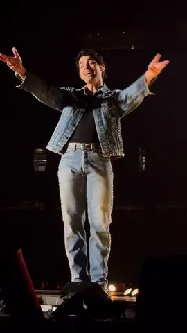 Forever a Joe girl 😍😇 @joejonas #toronto #jonasbrothers #joejonas #joejonasedit #jonasbrothersconcert 