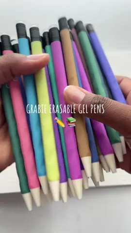 These gel pens are so convenient and cute! #pen #writing #teacher #backtoschool #gelpen 