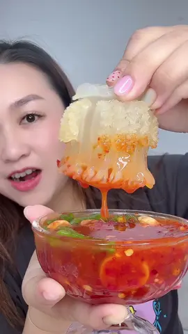 Sứa đầu đ@n chấm mắm nhĩ của tiệm Giòn Rụm 🙆🏻‍♀️ #asmr #suadan #tiemgionrum #fyp 