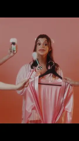 ela fazendo o maior suspense pra lançar algo q eu acho aq na esquina de casa o pior é o pirulito ser 3,50 fininho desse jeito ;-; #fytiktok #antonella 