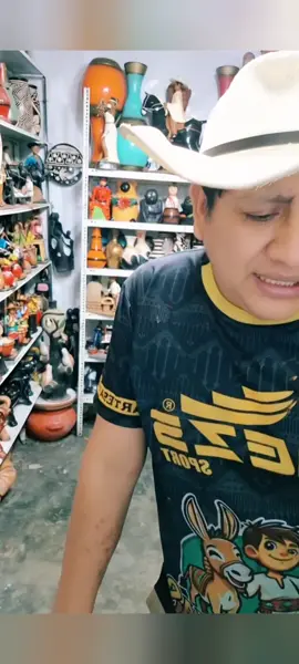 Paisita Saluditos a las mascotas 🤣🤣.  Paisita humor #paisa #clips #show #artesanal #paratiiiiiiiiiiiiiiiiiiiiiiiiiiiiiii 