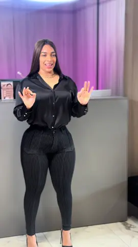 LIPOJEANS CANEY  COLECCIÓN DIOSAS DE CARIBE  Color: NEGRO DE LÍNEAS Tallas: XS • SMALL • M • L/XL  Costo RD$3,150 / USD$60.00  Pedidos Online WhatsApp  829-905-6546 Santo Domingo 829-428-5729 Santiago Realizamos Envíos 📦 Nacionales e Internacionales 💬 “Cuando tus piernas tocan el cielo, el mundo es tuyo”  #lipo #jeans #tendencia #lipojeans #latina
