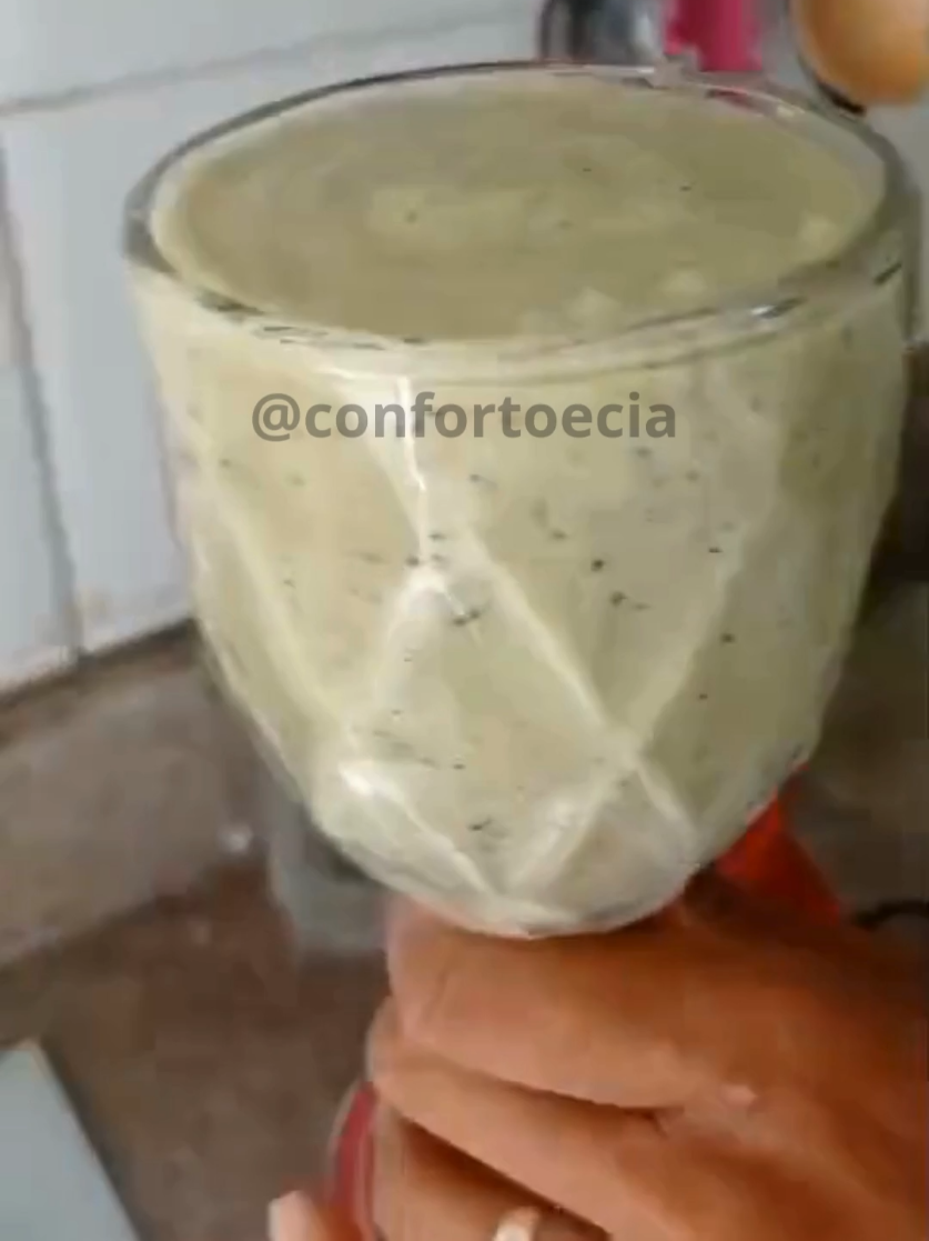 Esse Liquidificador tem facilitado minha vida, com ele meus sucos e Shakes ficam prontos bem rapidinho! #sucodetox #receitas #donadecasa #mulher #vidasaudavel 