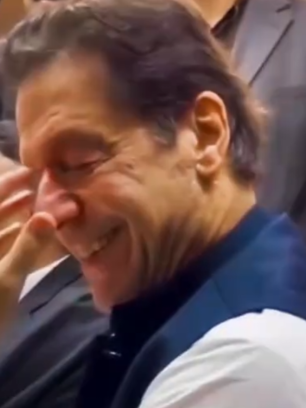 KHAN IS BACK#😎👑✌️🔥#imrankhanptiofficial♡ #officelvideoviralforyoutiktok #1000kviews @Imran Khan Official 