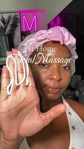 As a licensed esthetician I can’t even emphasize how important daily facial massages are to help revitalize your skin, and it’s easy and free! (Minus products lol)  I tell my clients all the time a few minutes of daily facial massage can boost circulation, reduce puffiness, relax tension, and keep your skin looking firm and radiant. It’s your natural glow-up, no filter needed 🌸 #blackesthetician #blackgirlskincare #facialmassage #skincareroutineblackgirl #oilyskinblackgirl 