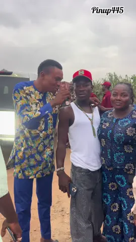 @AzapuMonika   Choose 5millions over @Wizkid @oluwoegba_of_egbaland001 