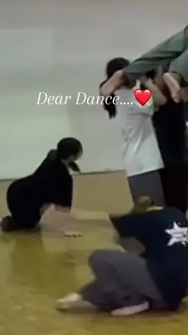 that clip of me trying to do butterfly is actually frying me  OMG AND I WAS WEARING SAFETY SHORTS IN THE LAST CLIP OK.