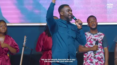 Joe Mettle & ADOM Kiki present Gyatabruwaa — #joemettle worship😇😌. Disclaimer! Do not owe rights to sound and video.