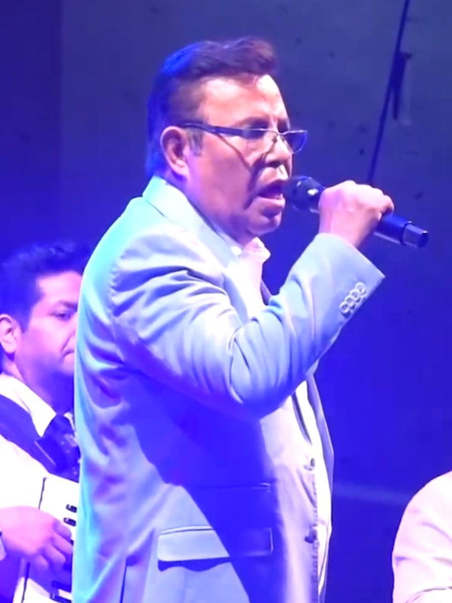 Soñé otra vez contigo ... #RayitoColombiano #viraltiktok #musica #viralvideo #viral 