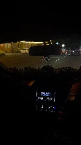 /// #casualoutfits #adidasoriginals 