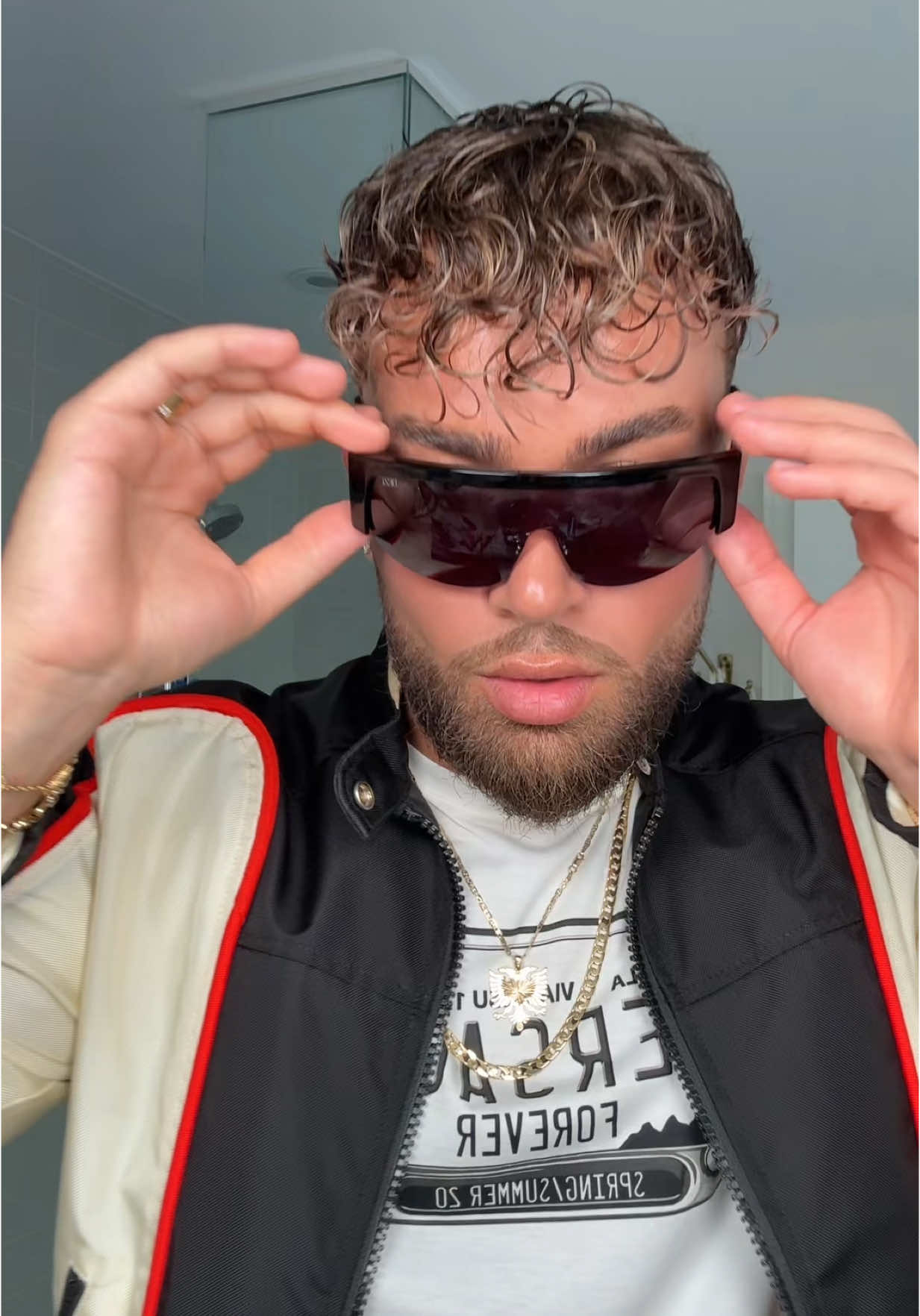 @Neutrogena Canada got me feeeeelingggg my self for @tate mcrae thanks for the fun night 🫶🏻 #fyp #makeup #makeuptransformation #transition #beauty 