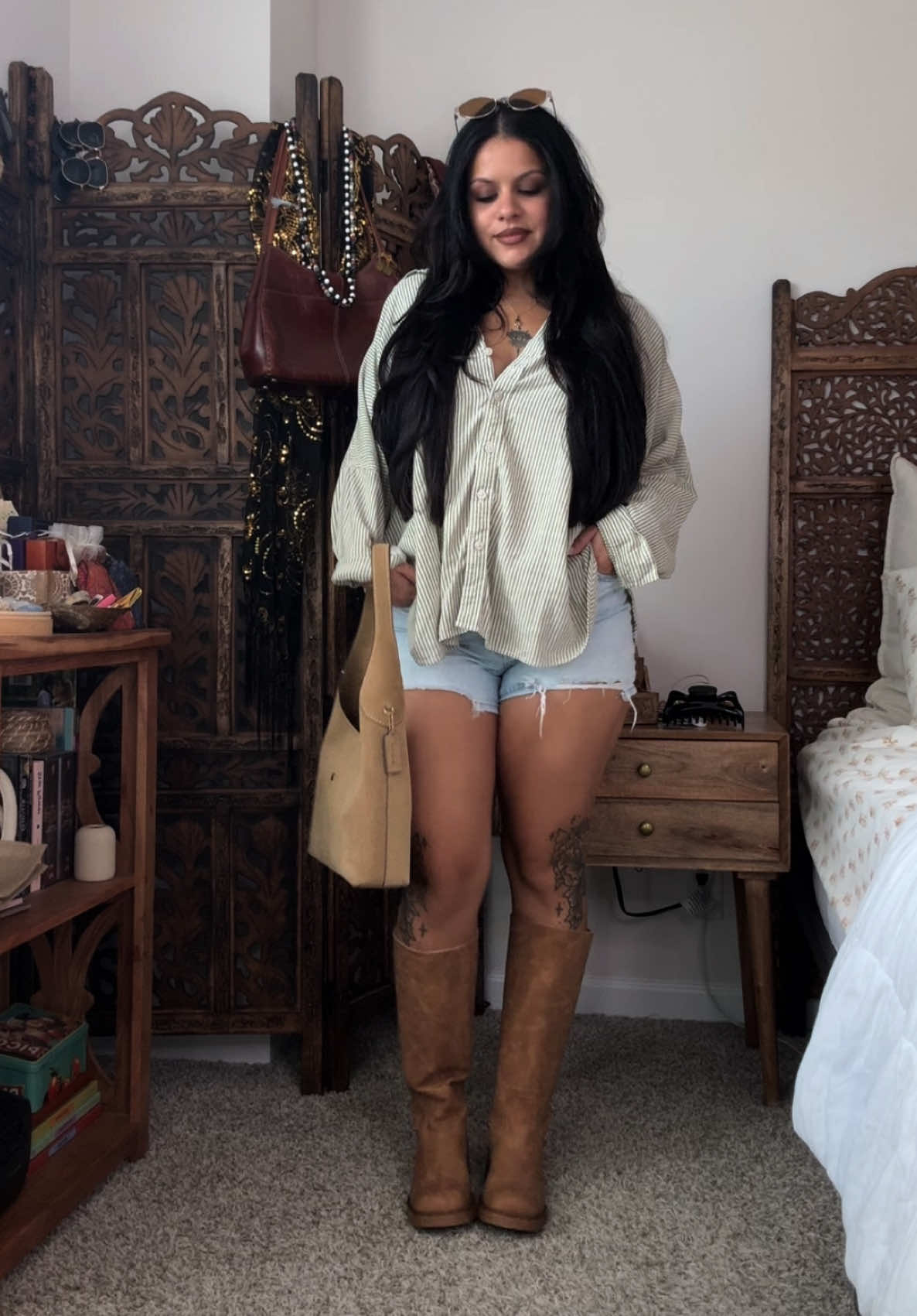 Quick mom on the go outfit because weekends are for chaos 😚✨ #OOTD #outfit #girlyoutfit #momoutfit #keonileiline 