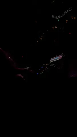 Vì ngày mai em cưới rồi nên em mặt đồ cô dâu đánh dj luôn…🙂 #njr #thịnhhành #viral #nhachaymoingay #fyp 