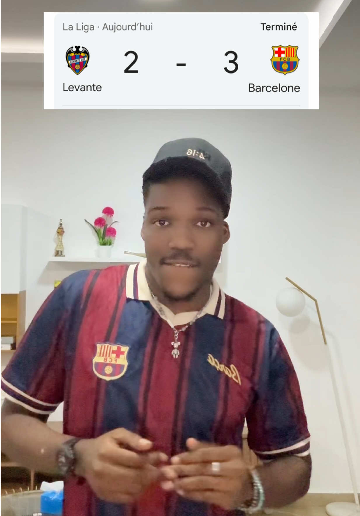 Tagguez vos amis madrilènes on va les fatiguer avec le son 😂🤣 HYMNE DU BARÇA 😩 Les autres la Ils ont cru qu’ils allaient nous taper 😂 