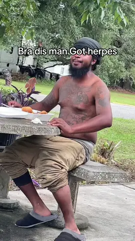 Help the bear 🐻 #fyp #4u #hoodmemes #video #outside 