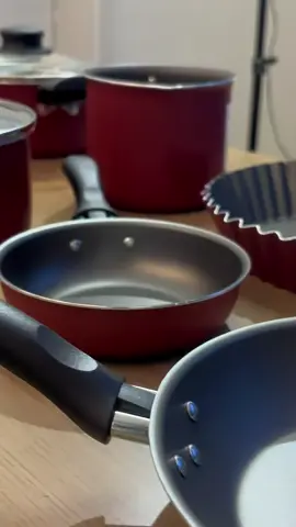 🍳✨ Sua cozinha merece um upgrade! Com o Jogo de Panelas Tramontina Antiaderente Turim, cozinhar fica muito mais fácil: ✔️ 12 peças completas para todas as receitas ✔️ Antiaderente: nada gruda, limpeza rápida ✔️ Design moderno que transforma sua cozinha 💬 Mais de 290 avaliações positivas já aprovaram! Link no perfil. #Tramontina #JogoDePanelas #PanelasAntiaderentes #CozinhaCompleta #UtensíliosDeCozinha     