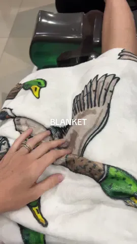 Did I buy this for my boys? Yep. But I steal it all the time lol #blanket #tiktokshopfallfinds #woodduck #duckhunter #fallmusthave
