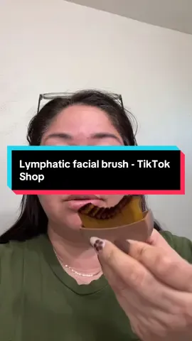 Fresh face who’s this ☺️ definitely a worthy buy, get yours! #lymphaticdrainage #facebrush #facialcontouring #jawlinecontouring #tiktokshopfind 
