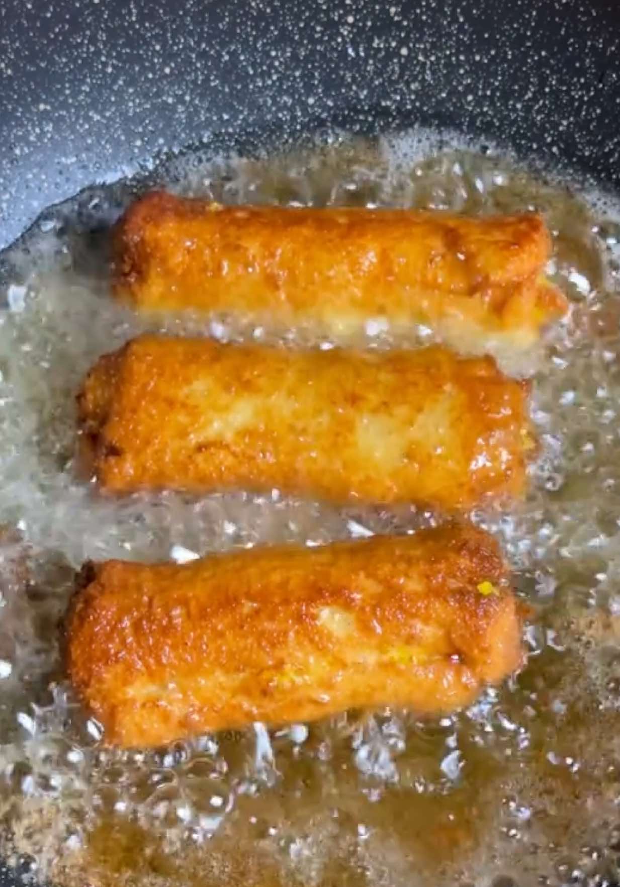 Crispy cheddar toast rolls #asmr #asmrcooking #food #tiktokfood #Recipe 