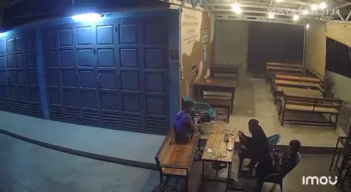 kejadian tadi malam tepat jam1 malam di Kuala Tanjung dusun 6pematang kapas  # waspada teman