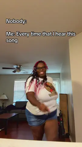 I loveeeeeee this song 🤣🤣 