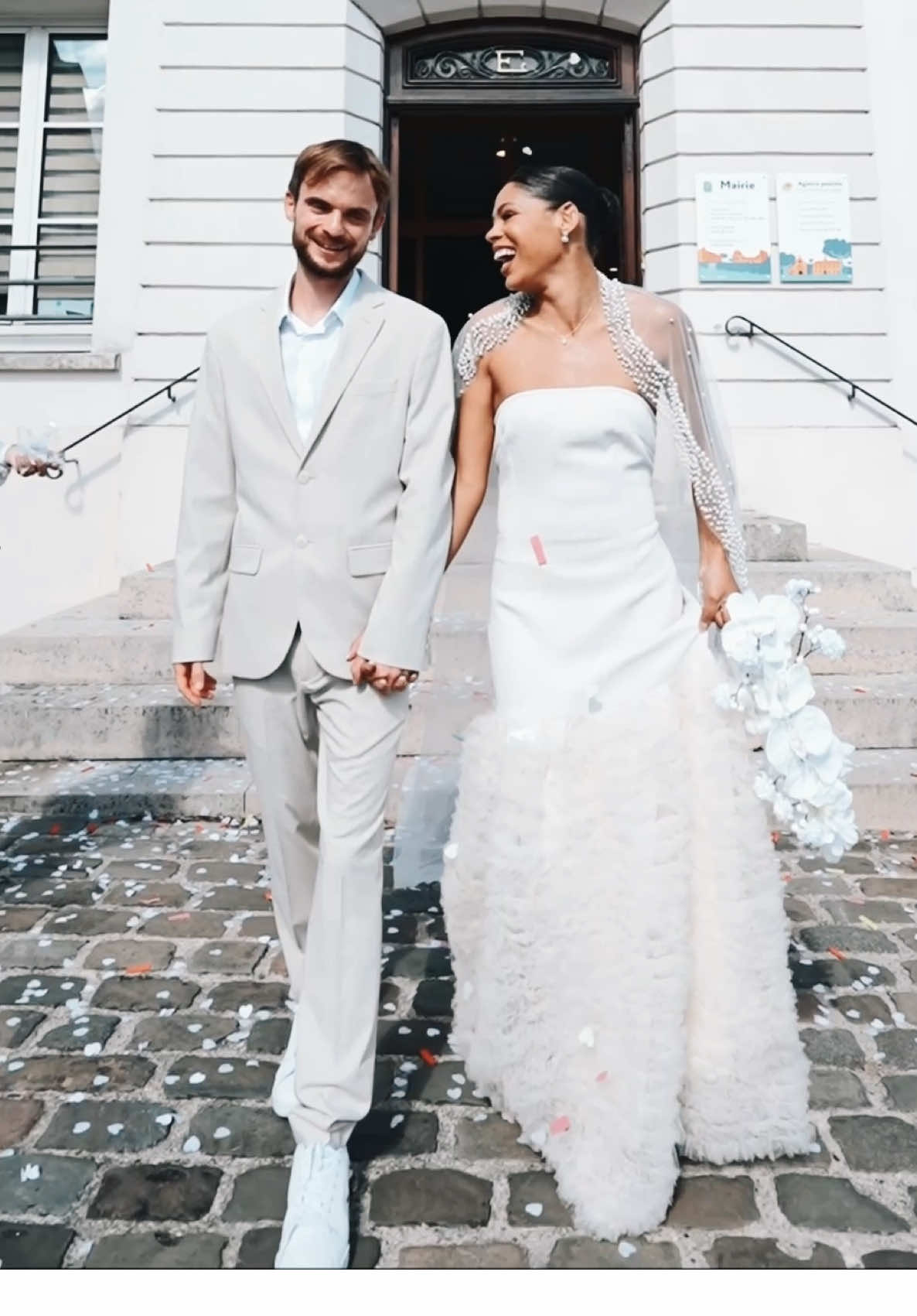 ME CASEI COM O AMOR DA MINHA VIDA! 🇧🇷🇫🇷 O amor verdadeiro não mede quilômetros, ele floresce na espera e se fortalece no reencontro Quem acredita no amor sabe que nenhuma distância é capaz de apagar a força de dois corações que escolheram se encontrar.  📷 @diegocogo (Um Divooo)  #fy 