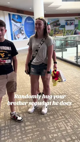 Randomly hug your brother tend 🫶🏻 my babbyyyyy #MomsofTikTok #Siblings #fyp #randomlyhug 