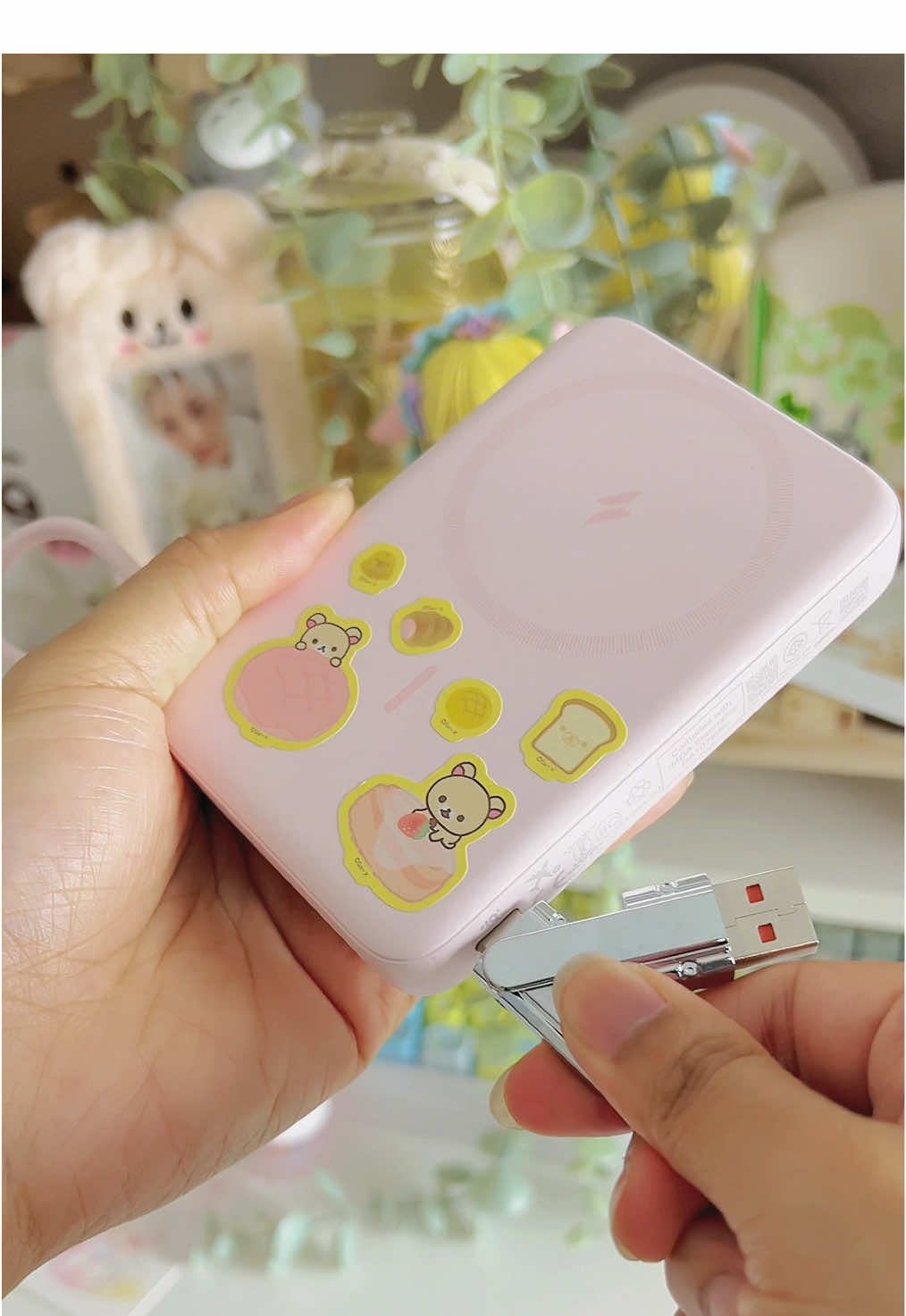 Found the girliest #usbcable 4-in-one 🫶🏼✨ no more carrying multiple cables 😍👍🏼 #lightningcable #techtok #kawaiiaesthetic #kawaiicore #fypシ #foryou 