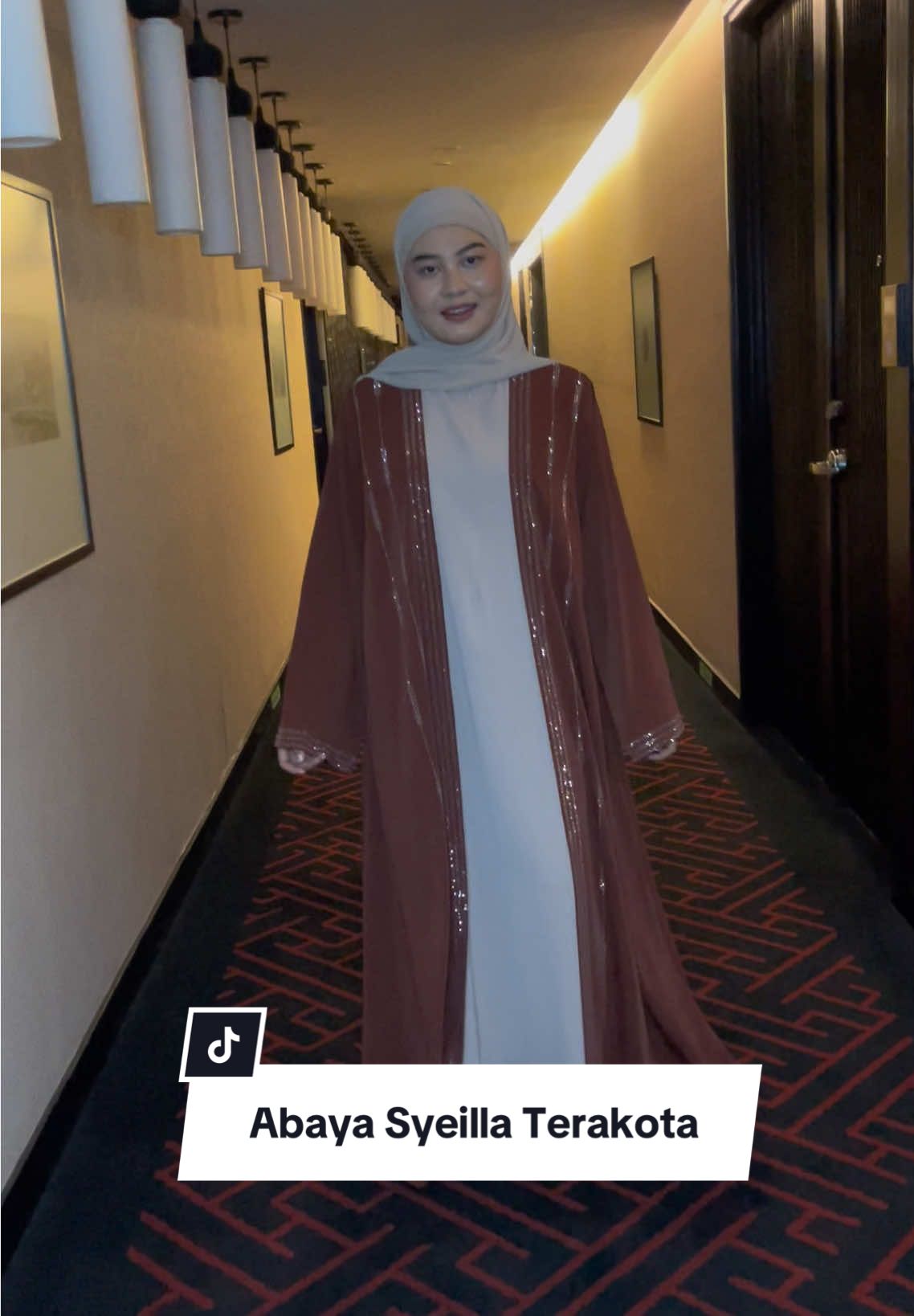 Abaya Syeilla warna Terakota warna best seller kedua setelah hitam 😍