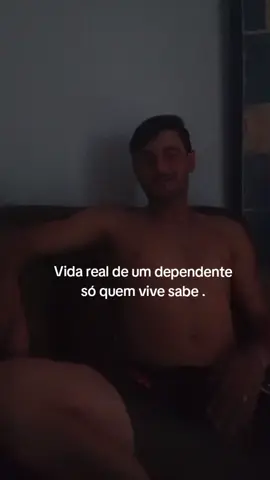 Vende todo celular nas recaídas ... Já foram pelo menos uns vinte celulares em quatro anos . #adiccao #dependenciaquimica #fy #depressao 