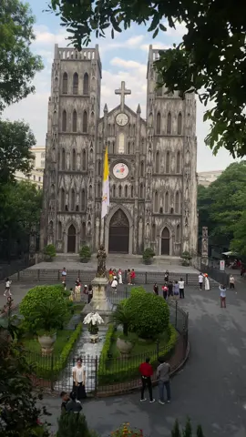#xuhuong Tiếng chua êm ái đầm ấm tại nhà thờ lớn Hà Nội #viral #nhatholonhanoi #hanoi 