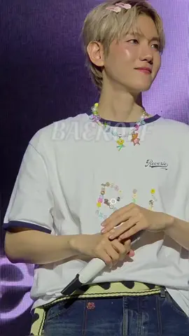 Baekhyun with merries 🫠🥰 #baekhyun #exo #reverie 