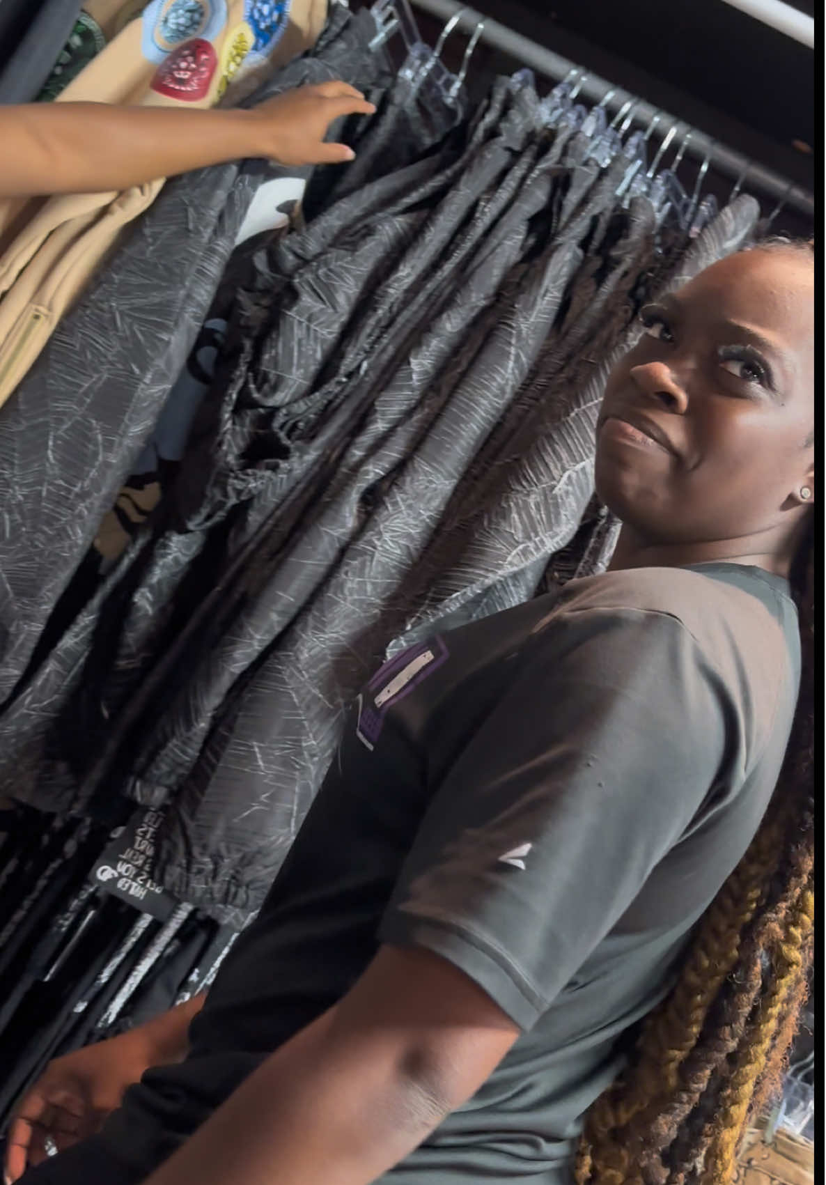 She not letting you leaving the house with this on !! Yall get it before it sells out!! HIT THAT FOLLOW BUTTON!! #fragrancetiktok #perfumetok #colognesformen #colognetok #summerfragrance 