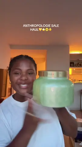 I walk past an @Anthropologie store and quite literally lose my mind like hello??? Obsessed w everything tho so a win is a win😌💛 #anthropologie #haul #anthropologiesale #anthrohome #anthropologiehaul 