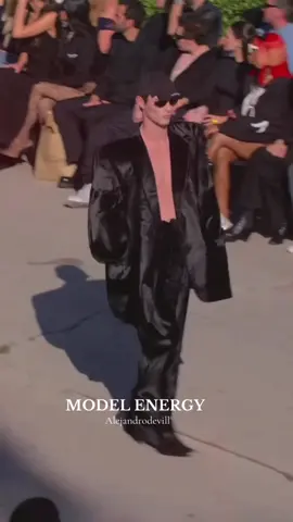 #fyp #parati #foryoupage #model #catwalkmodel 