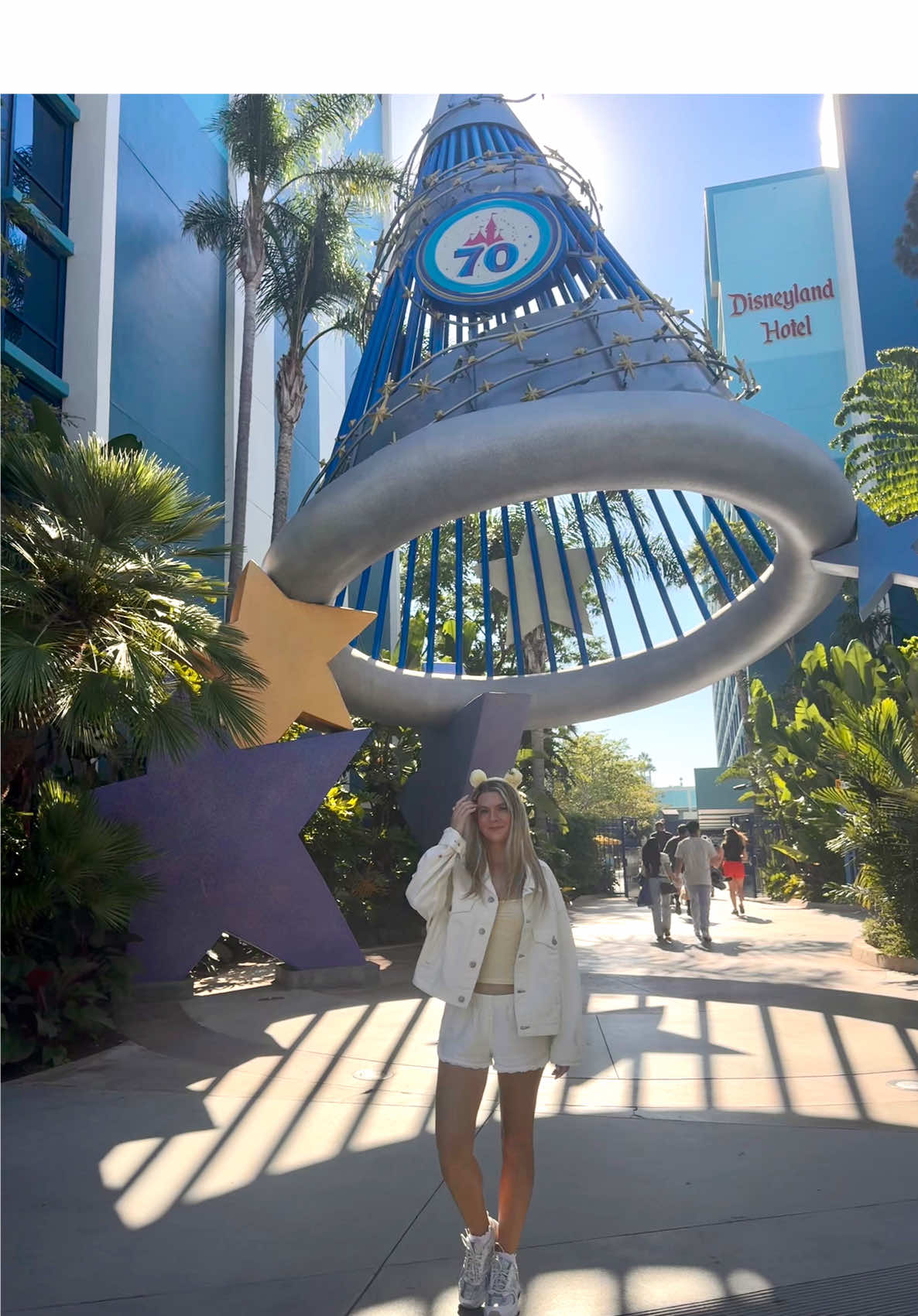 Disneyland after not being blocked out anymore >>> #disney #disneyland #disneyaesthetic #disneyvlog 