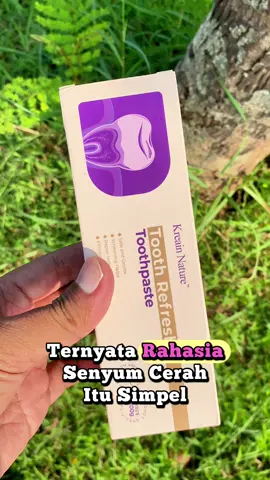 🌿 Kreain Nature Tooth Refresh Toothpaste 🌿 ✔ Membersihkan & menyegarkan napas lebih lama ✔ Sensasi lembut & menenangkan saat sikat gigi ✔ Rasa segar, bikin senyum makin percaya diri ✔ Perawatan alami, cocok untuk pemakaian harian 💜 Saatnya upgrade senyum sehat & segar setiap hari! ⸻ #KreainToothpaste #PerawatanMulut #PastaGigiHerbal #NaturalCare #ToothCare ⸻ ⚠️ Disclaimer Produk ini adalah perawatan harian, bukan obat. Hasil dapat berbeda pada setiap individu. Harga & promo dapat berubah sewaktu-waktu sesuai kebijakan toko.