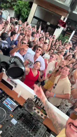 Thank you @Café Grooves ! Next stop Istanbul 🇹🇷 