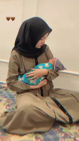 Gendong bayi baru lahir tuu rasanya gemesss bgtt🤌🏻  🩷ماشاالله تباركالله