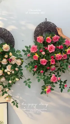 giỏ hoa treo tường#hoaluasukien #hoaluatrangtri #hoaluatieccuoi #conghoacuoi #rapcuoisukien   